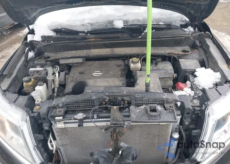 2015 Nissan Pathfinder Platinum/S/Sl/Sv from USA, damaged, VIN 5N1AR2MM9FC658471